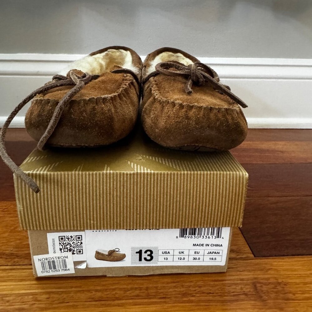 Ugg Kids Dakota Slip-on - Size 13